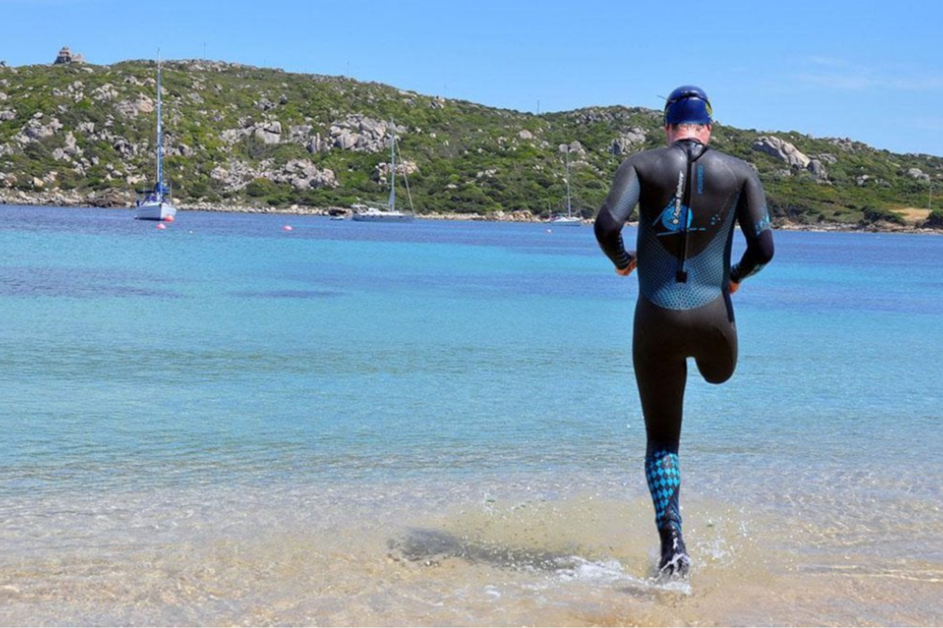 Da Roma a nuoto fino al mare per i diritti dei disabili